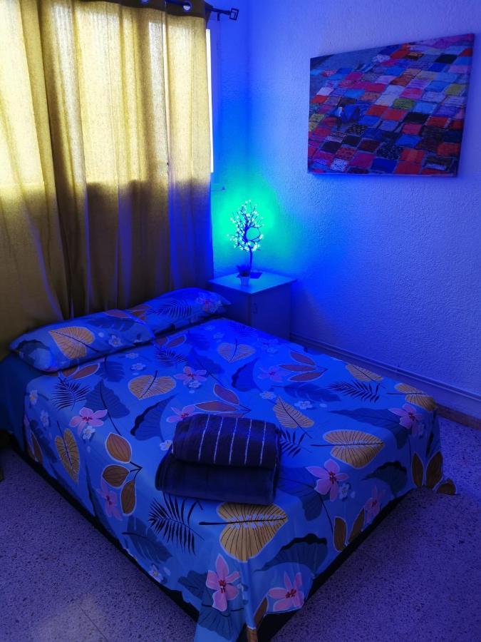 Hostal Babylon Барселона Экстерьер фото